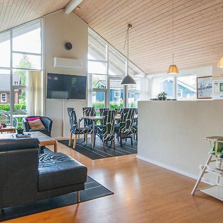 12 Person Holiday Home In Aabenraa Loddenhøj Εξωτερικό φωτογραφία