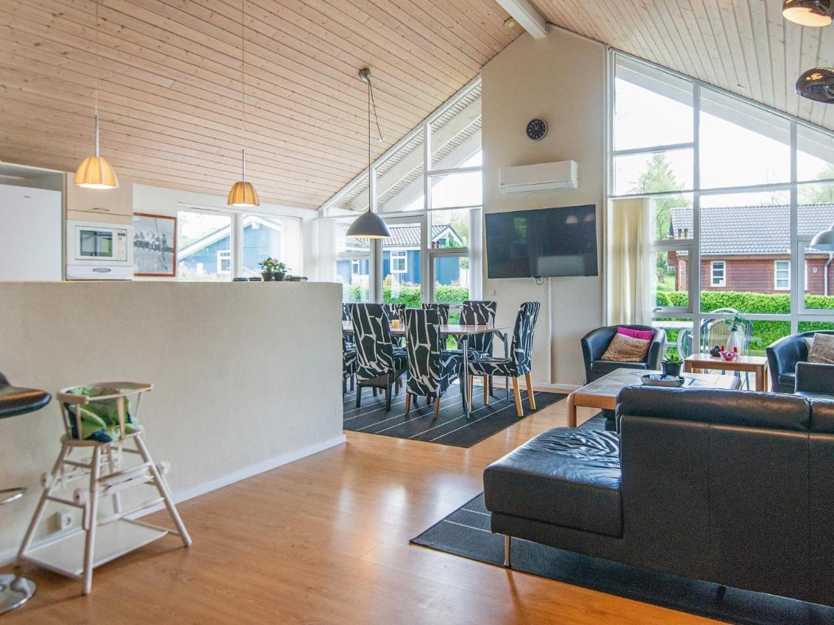 12 Person Holiday Home In Aabenraa Loddenhøj Εξωτερικό φωτογραφία